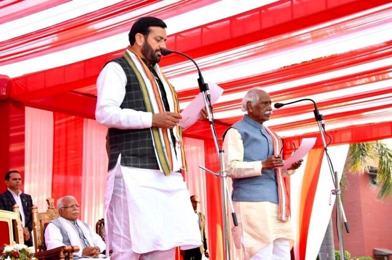 nayab singh taking oath